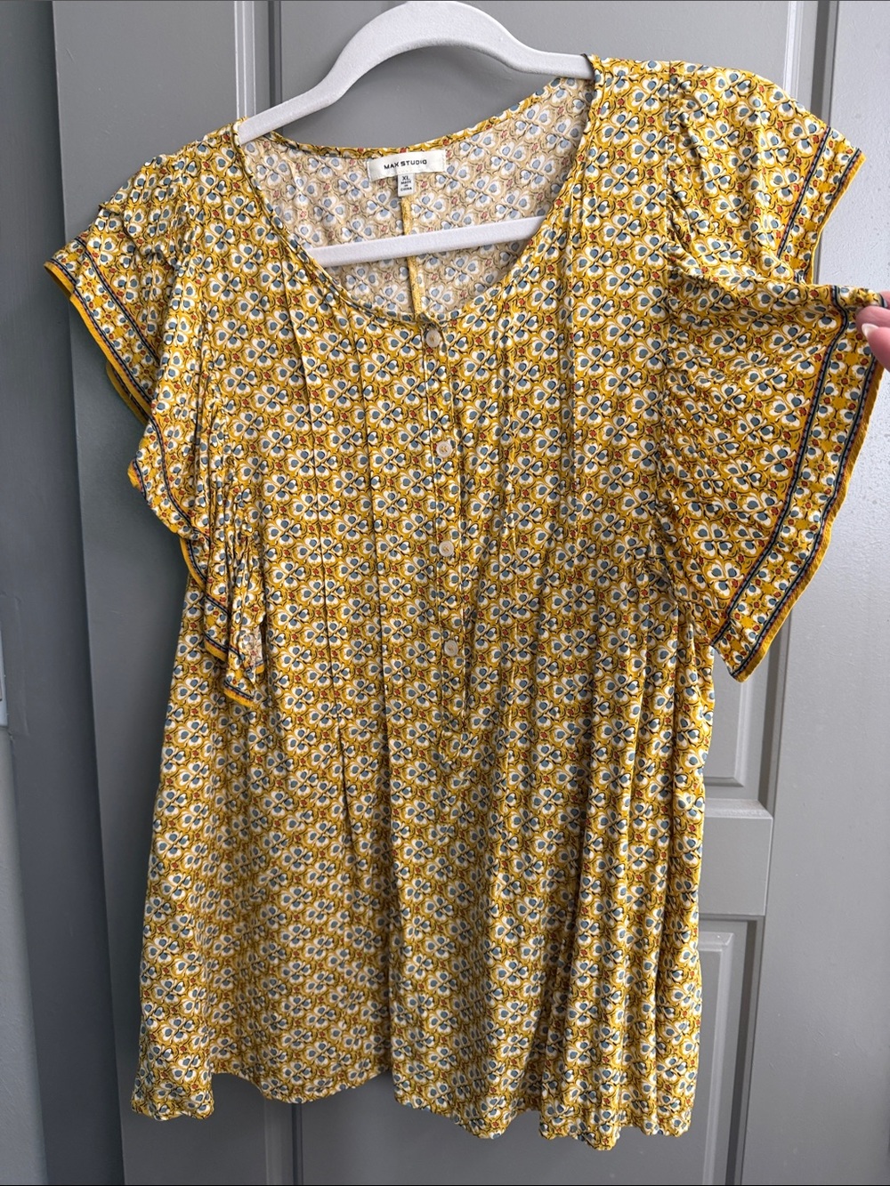 Max studio Mustard Floral Flutter-Sleeve Top